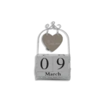 Décor Wooden Heart Design Calender