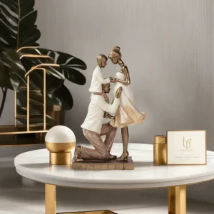 Resin 16x24.5cm Family Figurine Decor1