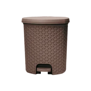 Hobby life brown 11.5l rattan pedal dustbin