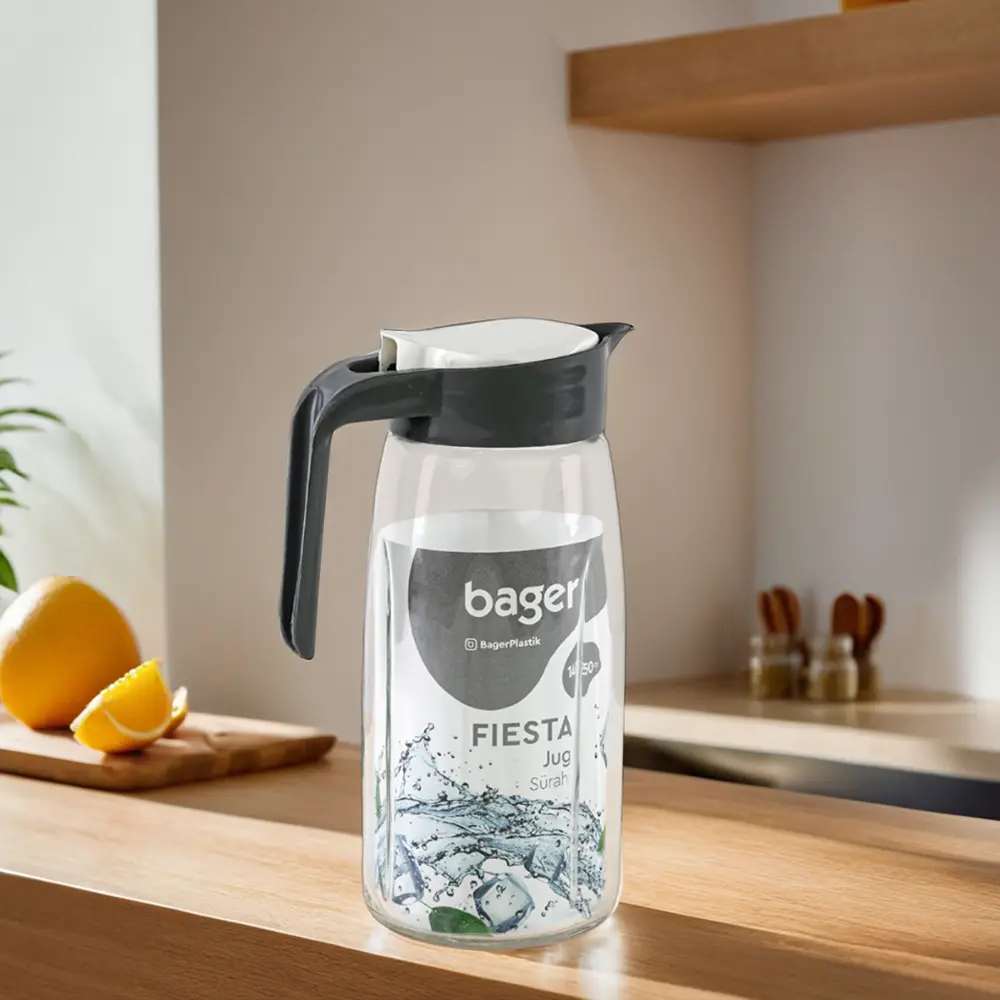 Glass 1450ml dark grey jug with white lid1