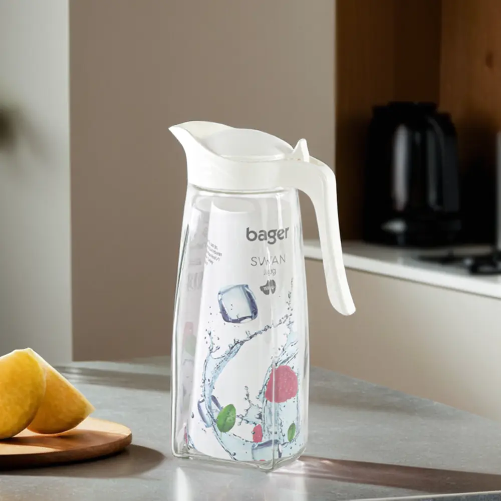 Glass 1500ml white jug with lid1