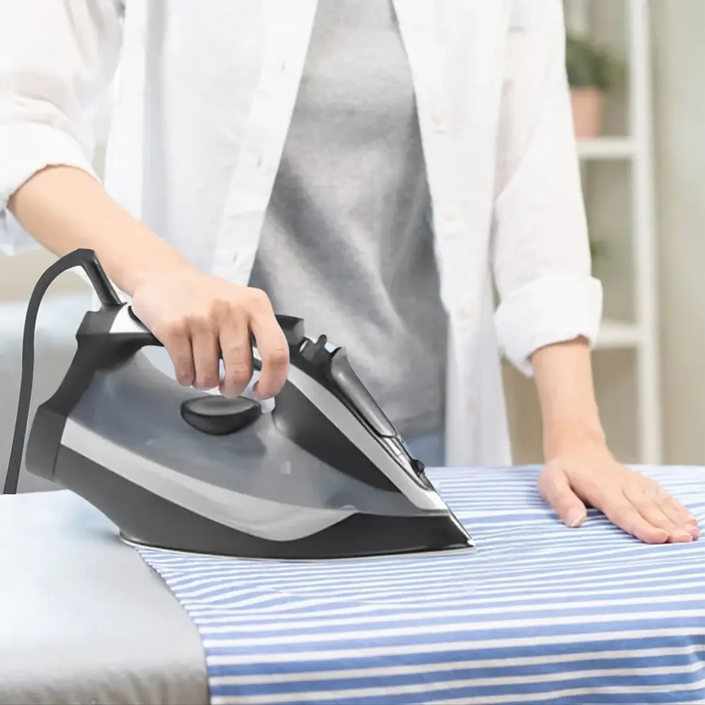 Dosthoff 2200w steam iron with ceramic sole plate1