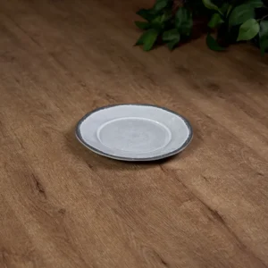 Momaz 8in hammered melamine flat plate1