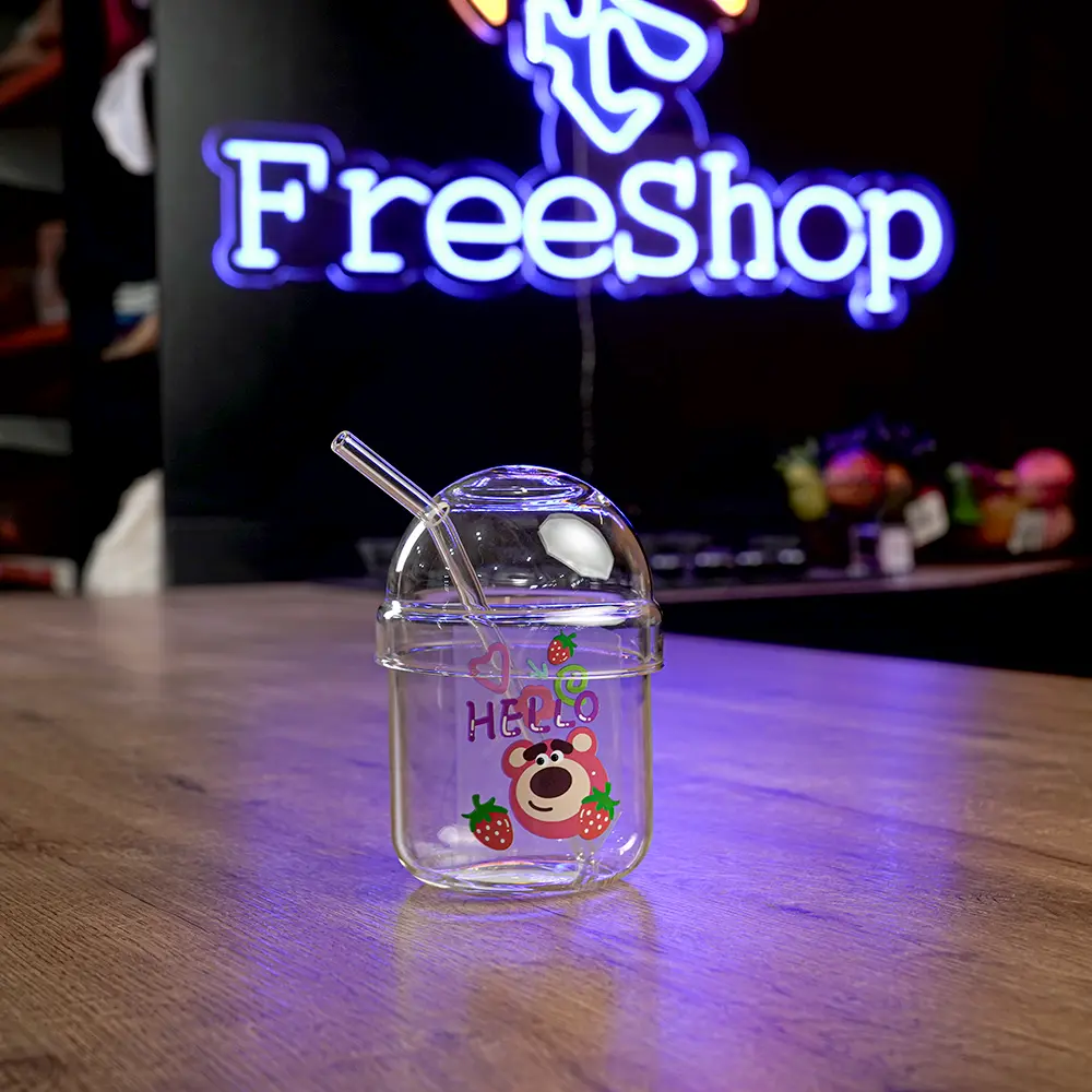 Glass bear & strawberry design mug with glass lid & straw1