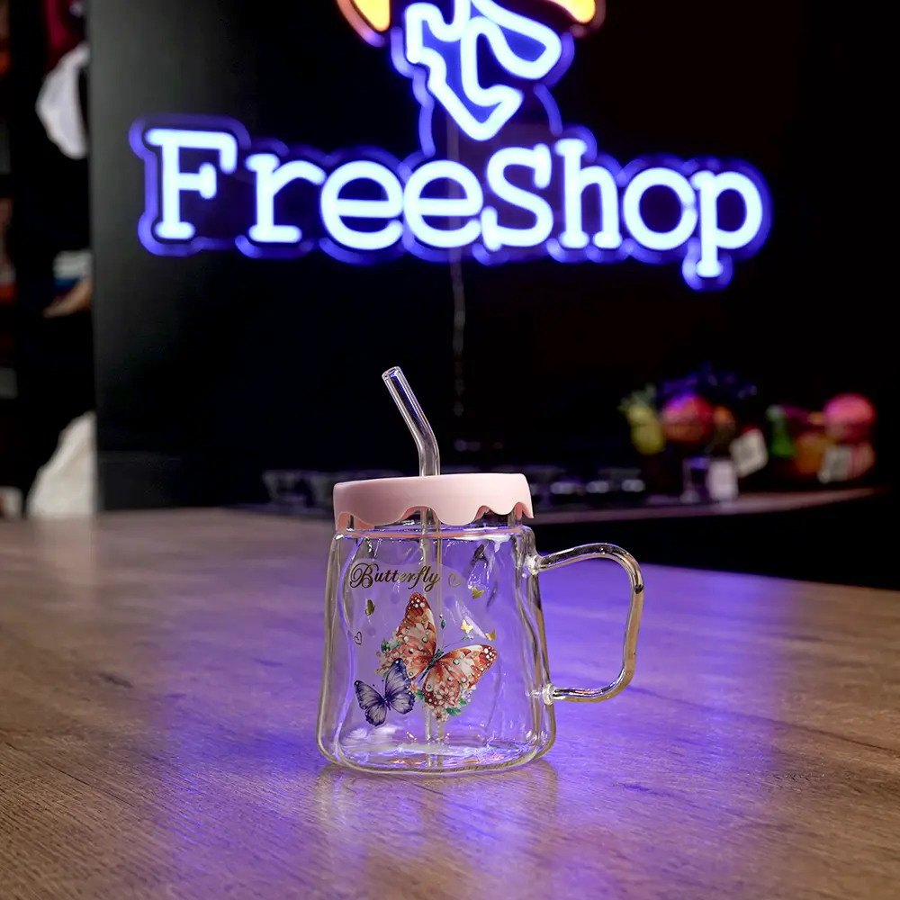 Glass butterfly design mug with silicone pink lid1