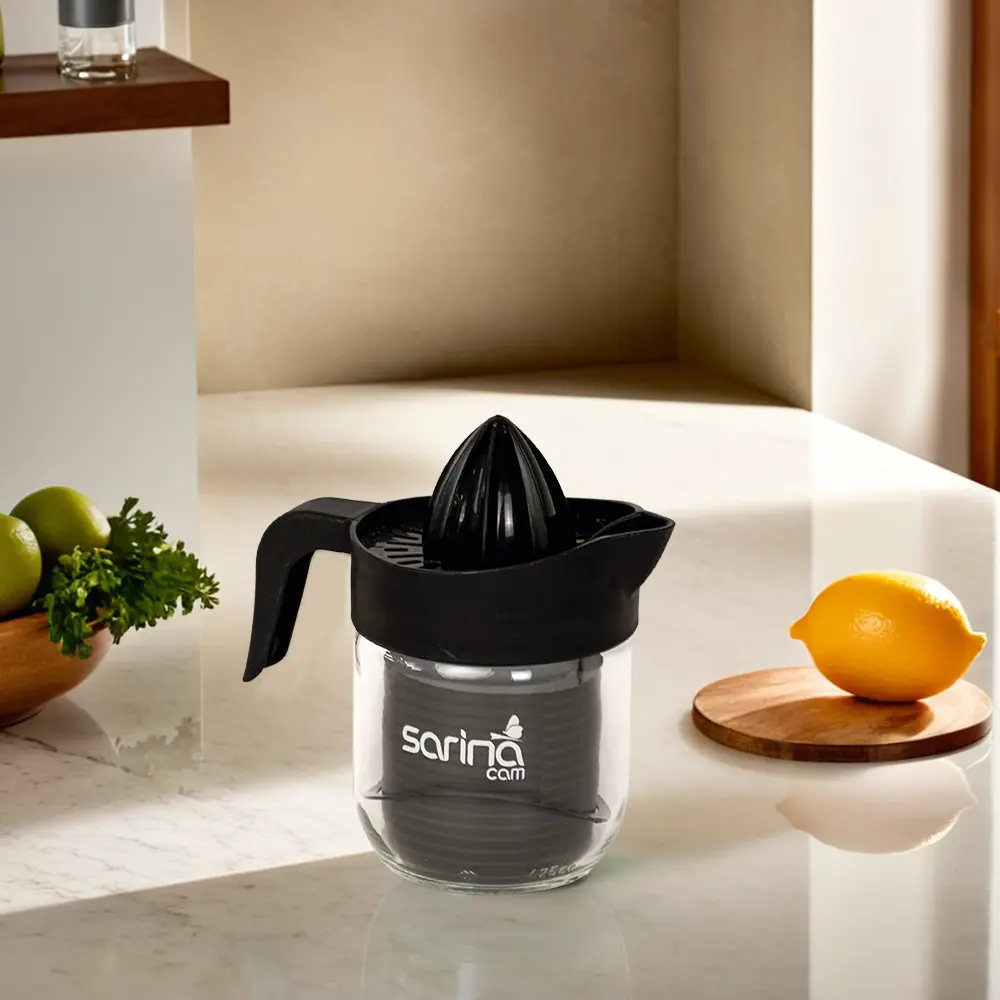 Sarina 425ml black citrus juicer with handle1