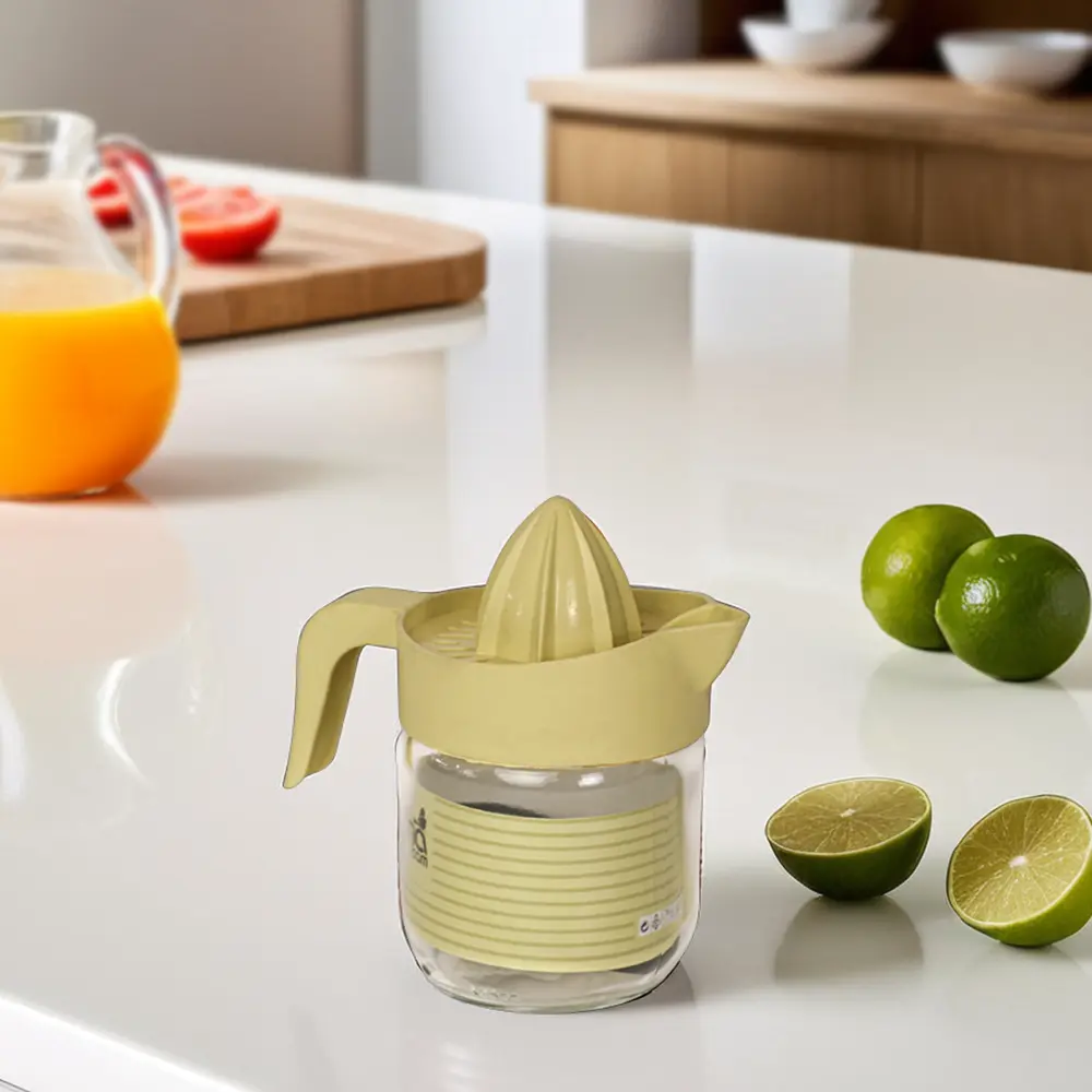 Sarina 425ml yellow citrus juicer with handle1