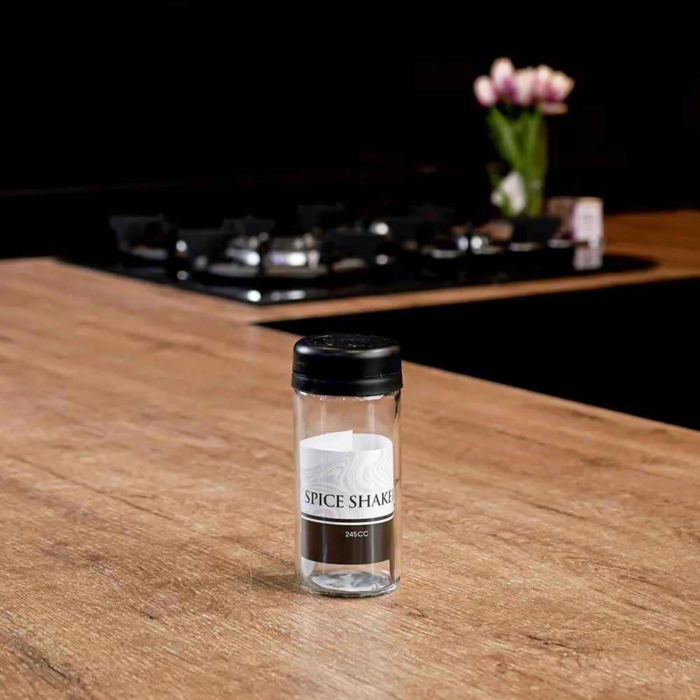 Qlux 245ml glass troya black spices shaker1