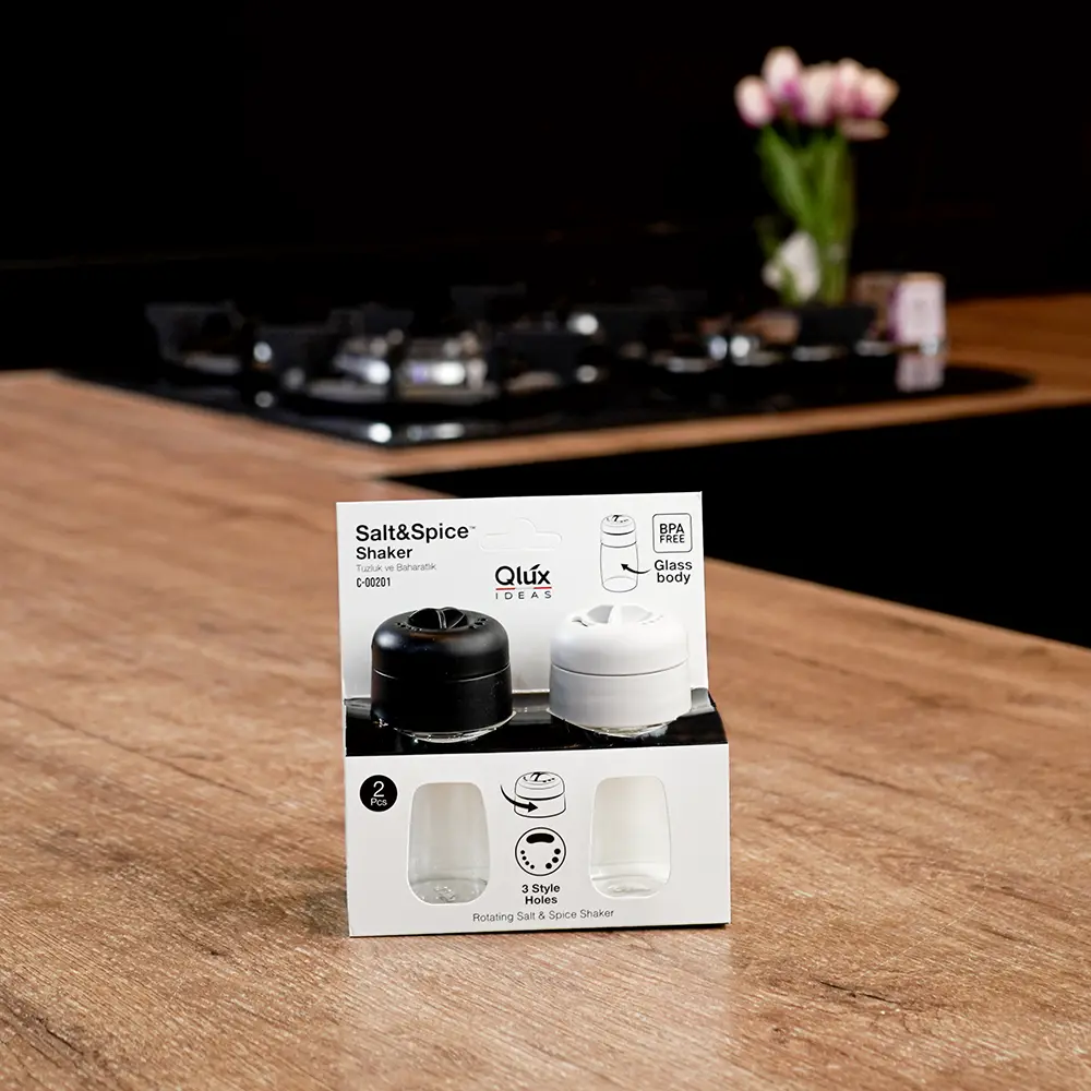 Qlux 2pcs glass salt & spice shaker1