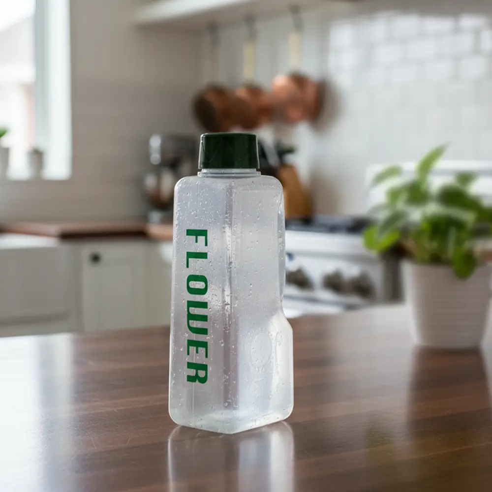 Flower plastic water bottle with green lid1