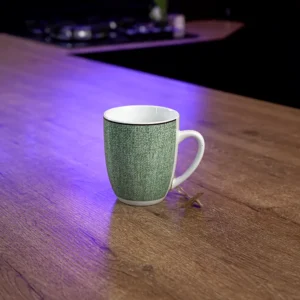 La table elegante porcelain green & white mug1
