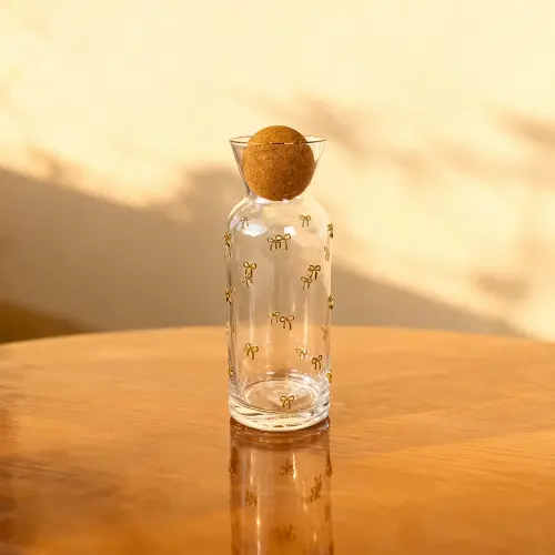 Golden Bow Elegance Glass Carafe1