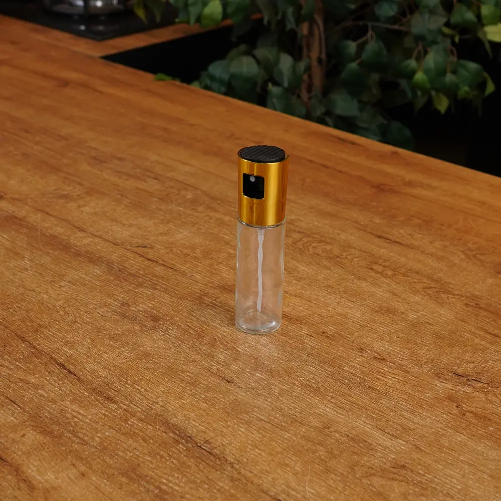 Glass 100ml Oil Spray Bottle with Golden Lid1